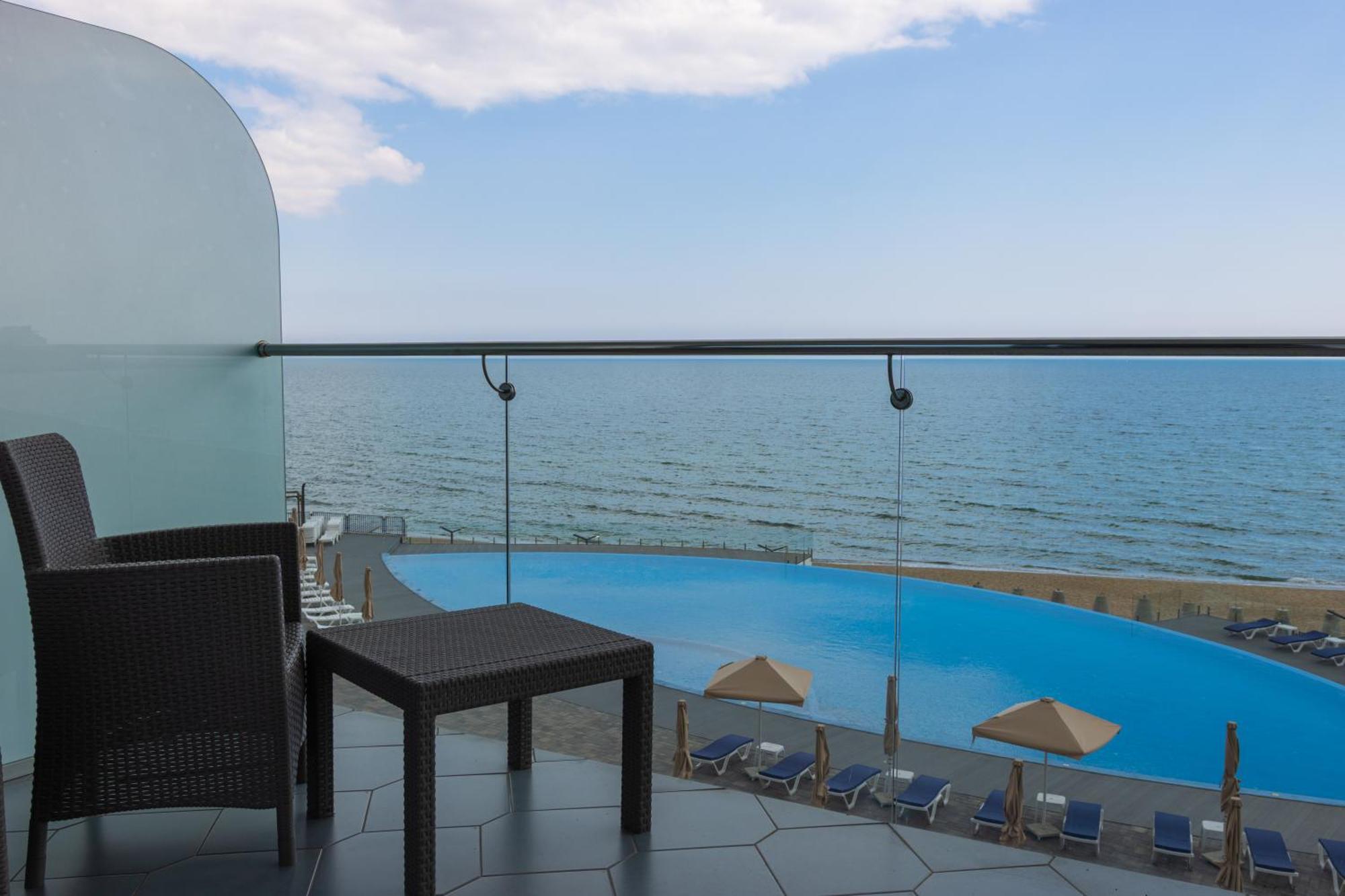 Hotel Optima Collection Miramar Čornomors'k Esterno foto